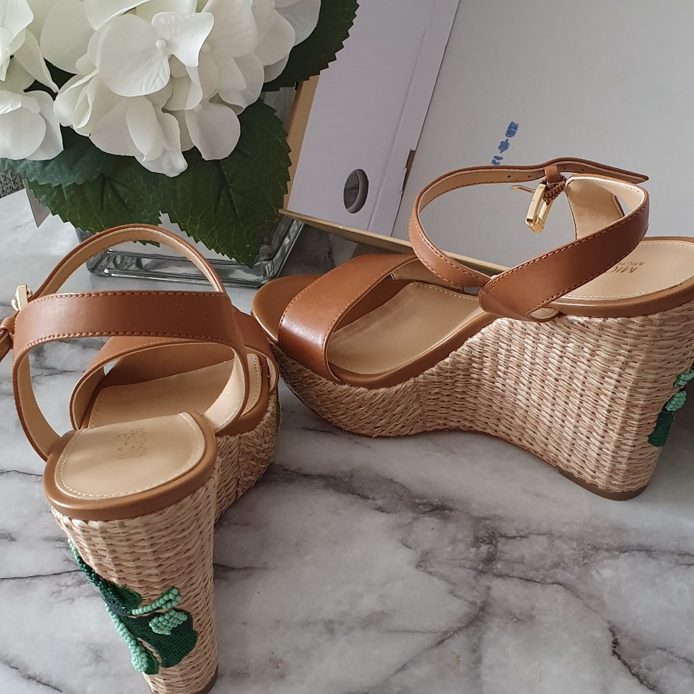 Shoes - Picture 3 of 4
